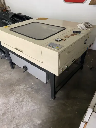 Maquina de Corte Laser Co2 + COMPUTADOR PC
