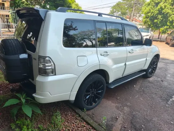 Mitsubishi Pajero HPE Full 3.2 4X4 T.i.dies. 5P AUT 2011