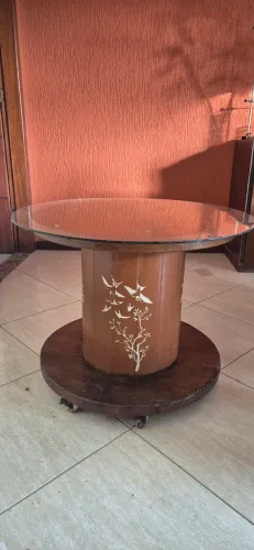 Mesa de carretel com tampo de vidro 