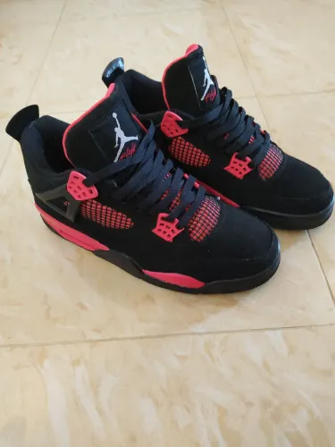 Tênis Air Jordan 4