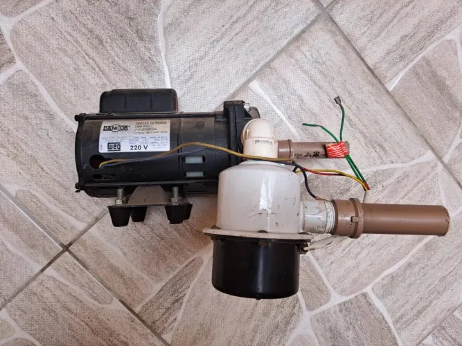 Pressurizador WEG 1/3 220V - CP-4R