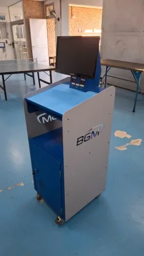 Estação De Trabalho Industrial Móvel / Armário Rack Para Computador De Oficina