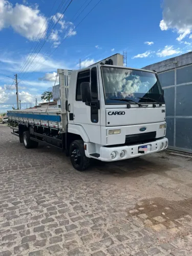 Caminhão 3/4 ford cargo 816 2013
