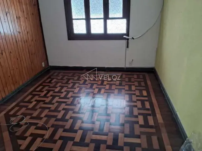 Prédio - / Comercial / Centro