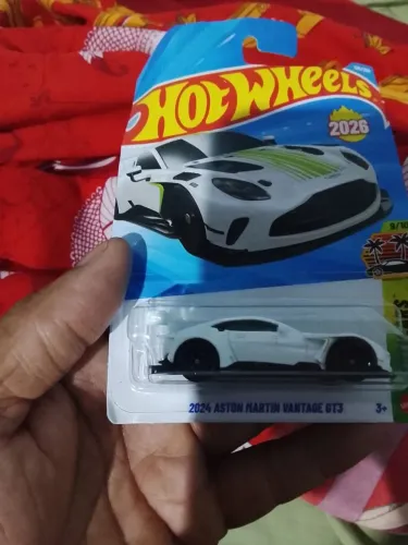 Carrinho hotwhes 10 reais a unidade