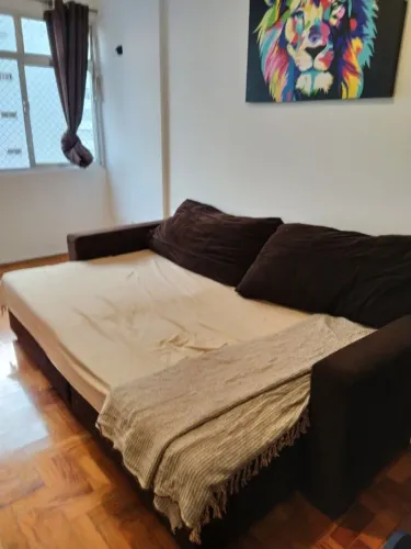 Sofá Retrátil e Reclinável 2,30 m Suede Café + 2 mantas + 5 almofadas