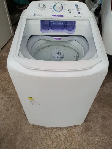 Vendendo essa linda máquina de lavar roupa marcar Eletrolux 10,5 kg trubo categoria A