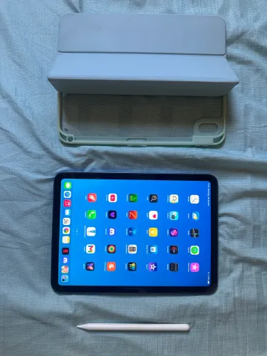 iPad 10ª geração azul 64gb, impecável, perfeito! Seminovo excelente!