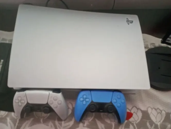 Playstation 5 novo na cx com 2 manetes 