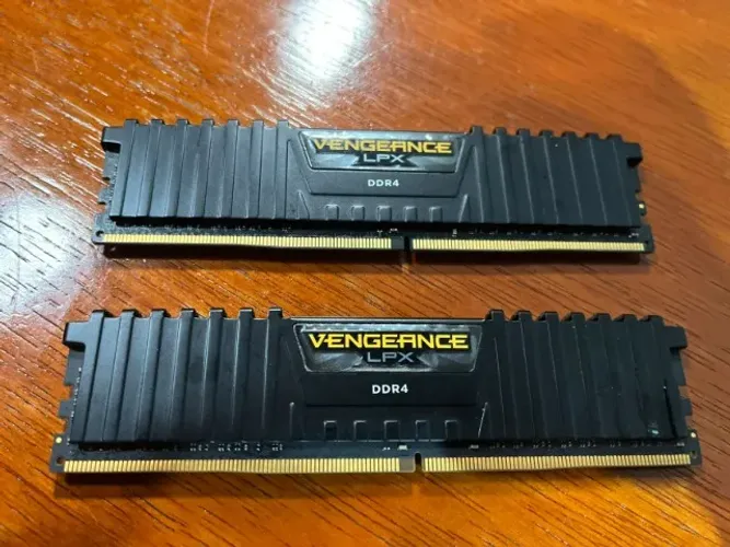 MEMÓRIA RAM CORSAIR 32GB (2X16GB) DDR4 2666MHZ