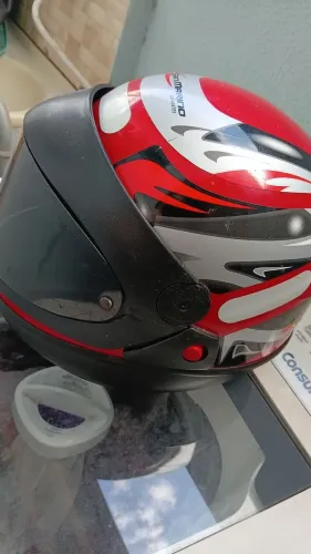 Vende-se capacete