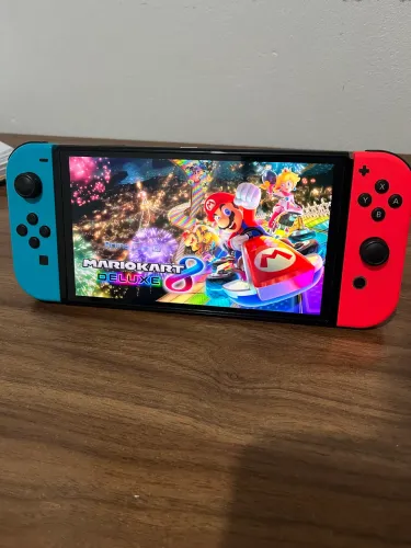 Nintendo Switch OLED Desbloqueado por Chip + Super Mario Bros Deluxe + MicroSD 128GB