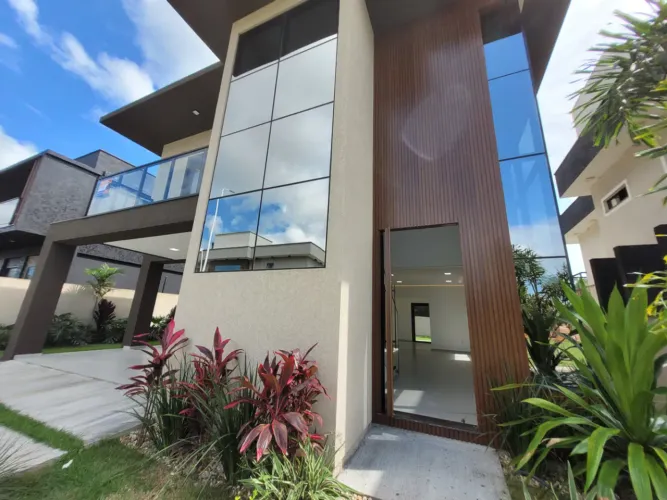 Casa no condomínio Condomínio Arvoredo para venda com 4 quartos, sendo 3 suítes, 270m²