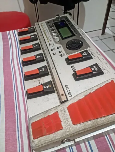 Pedaleira BOSS GT10