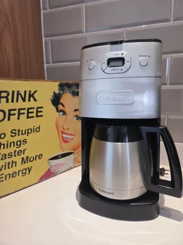 Linda Cafeteira CUISINART 110V - Faz 10 xícaras 