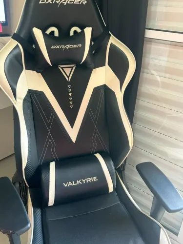 Cadeira Gamer DXRacer Valkyrie - Preta e Branca