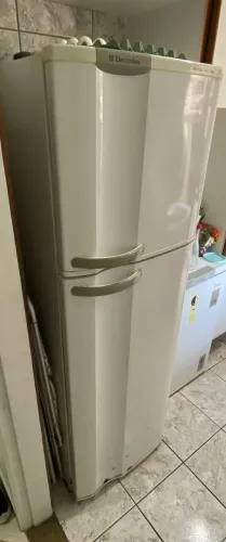 Geladeira Electrolux DF34, Frost Free - 127v