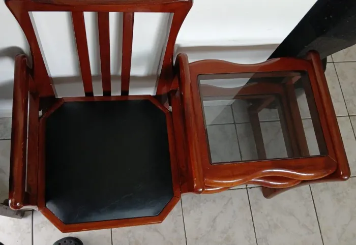 Banco de Telefone Vintage em Madeira com Mesa de Vidro