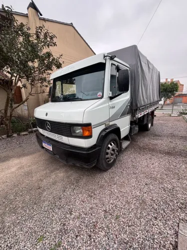 Mercedes bens 709