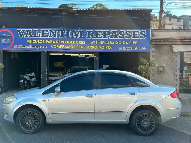 Fiat Linea Absolute 1.9/1.8 Flex Dualogic 4P 2010
