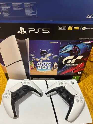 ? PlayStation 5 Slim Digital 825GB + 2 DualSense Originais