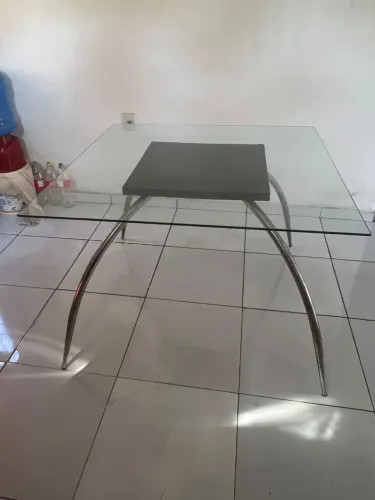 MESA DE JANTAR C/ TAMPO DE VIDRO