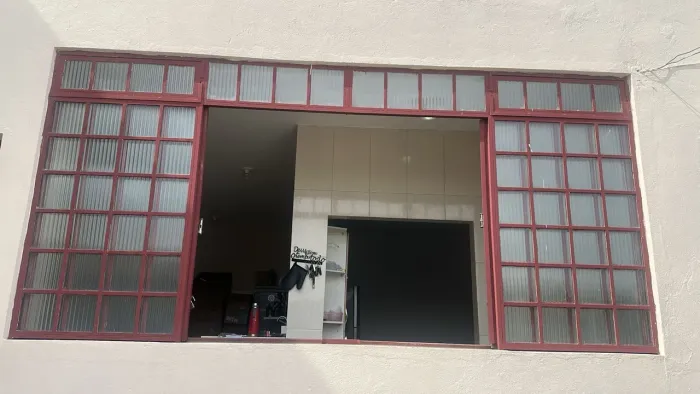 Janela de correr com vidro