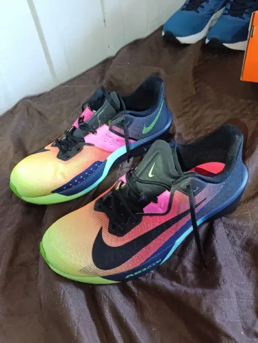 Tênis de corrida Nike zoom + Mizuno jet 8