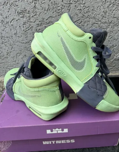 tênis nike lebron witness 8 verde 40