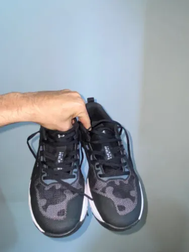 Tênis Under Armour tribase