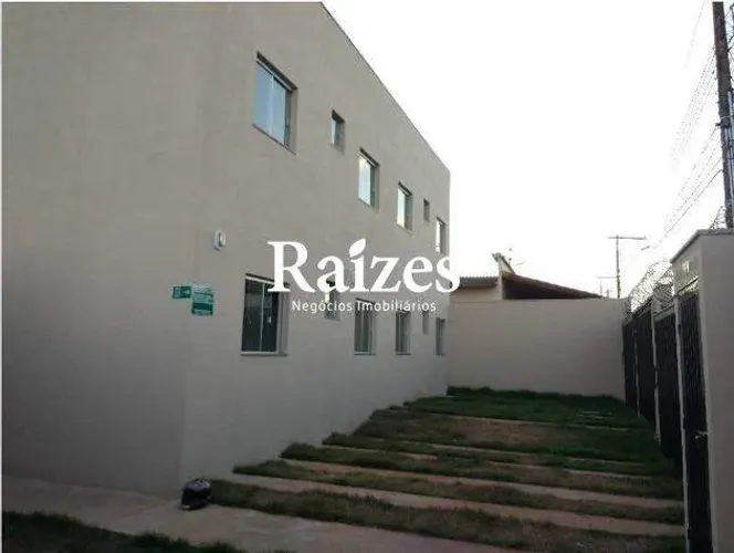 Apartamento térreo à venda no Luizote de Freitas, em Uberlândia