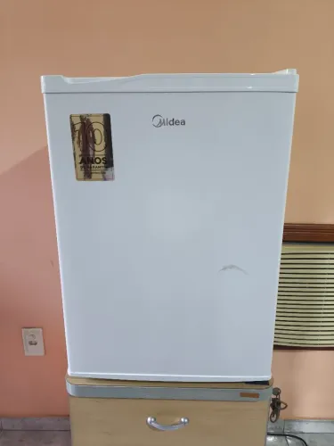 Frigobar Midea 67L 