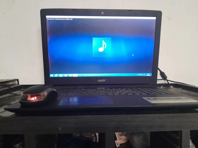 Notebook ACER CELERON 4GB MEMORIA