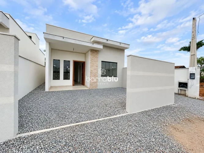 Casa com 2 dormitórios (1 suíte), 61,00m² no bairro Quinta dos Açorianos - Barra Velha/SC.