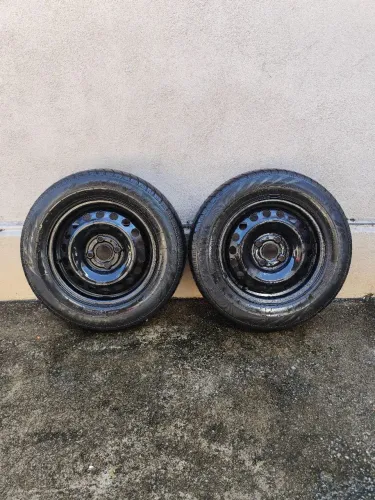 Vendo 2 rodas aro 14 hb20 4x100, pneus 175/70/15. Valor: 1150,00