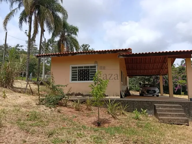 Chácara - Capão Grosso - 2 Dormitórios - 60m².