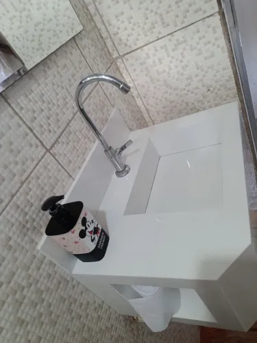 Pias de banheiro em porcelanato 