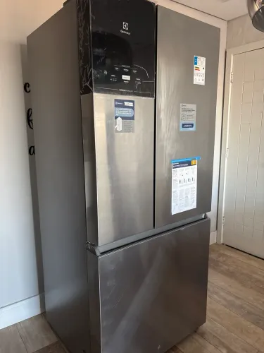 Geladeira by side Electrolux 590 litros