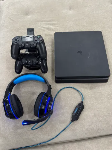 PS4 Slim