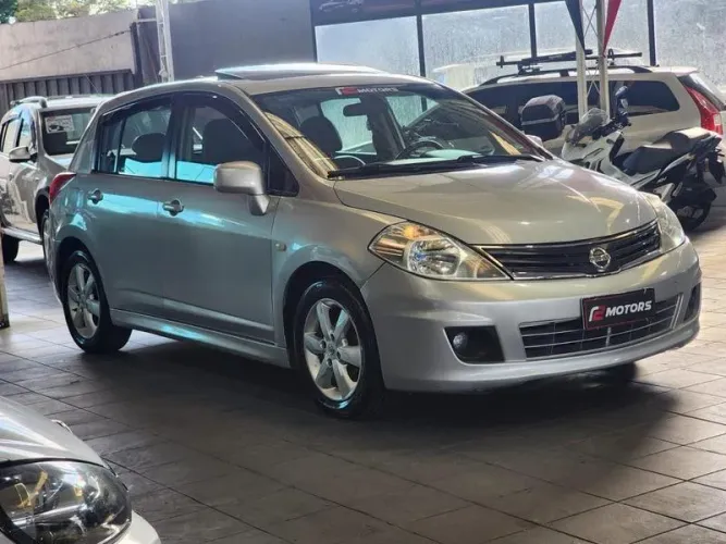 Nissan Tiida SL 1.8/1.8 Flex 16V Aut. 2013