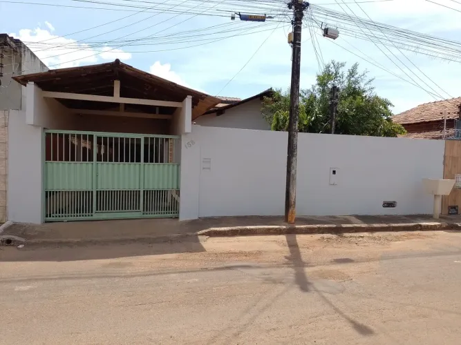 Vendo duas casas em uma no centenário