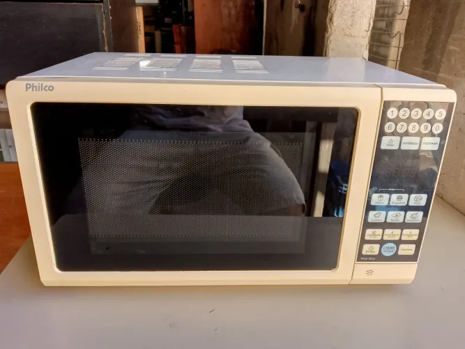Microondas Philco 18L.