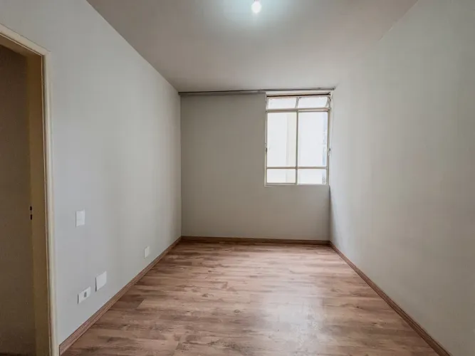 Apartamento com 2 quartos e elevador pertinho da Igreja Catedral