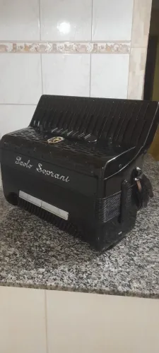 Vendo acordeon 120 baixos