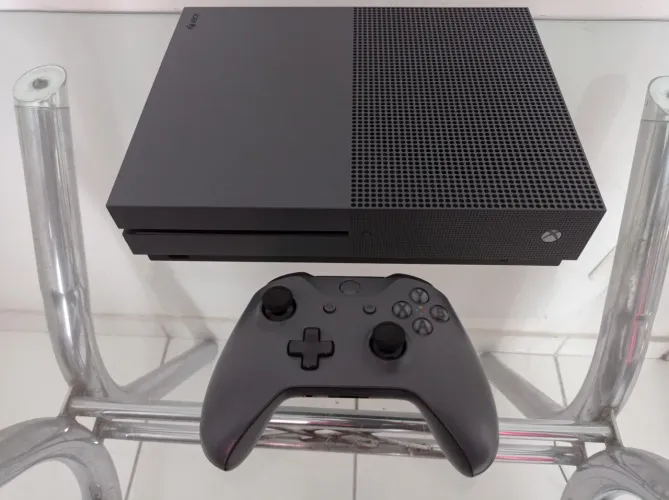 Xbox One S série especial novinho com jogo (Aceito Cartão em até 12x).