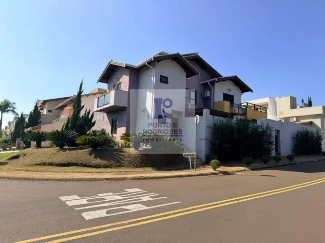 Sobrado de esquina a venda no Condomínio Raízes em Paulínia/SP.