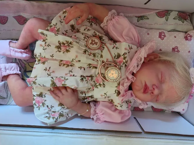 KIT SARAH (BEBÊ REBORN) COMPLETA EDIÇÃO RARA