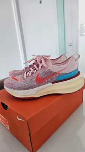 Tênis excelente para corrida. Tamanho 36