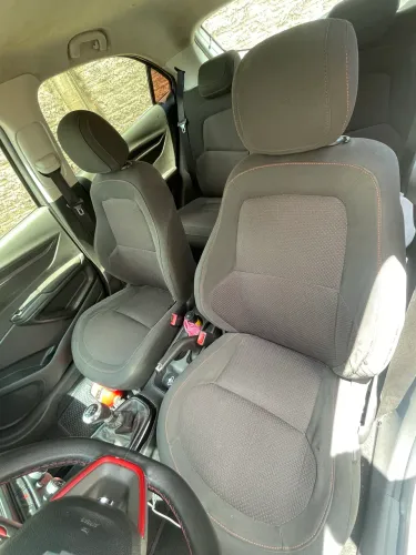 Chevrolet Onix Hatch Effect 1.4 8V Flex Power Mec. 4P 2015
