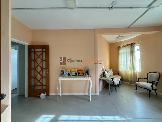 Casa para Venda em Florianópolis, Centro, 5 dormitórios, 2 suítes, 4 banheiros, 4 vagas